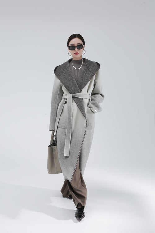 Reversible Cashmere Coat – Luxury & Versatility